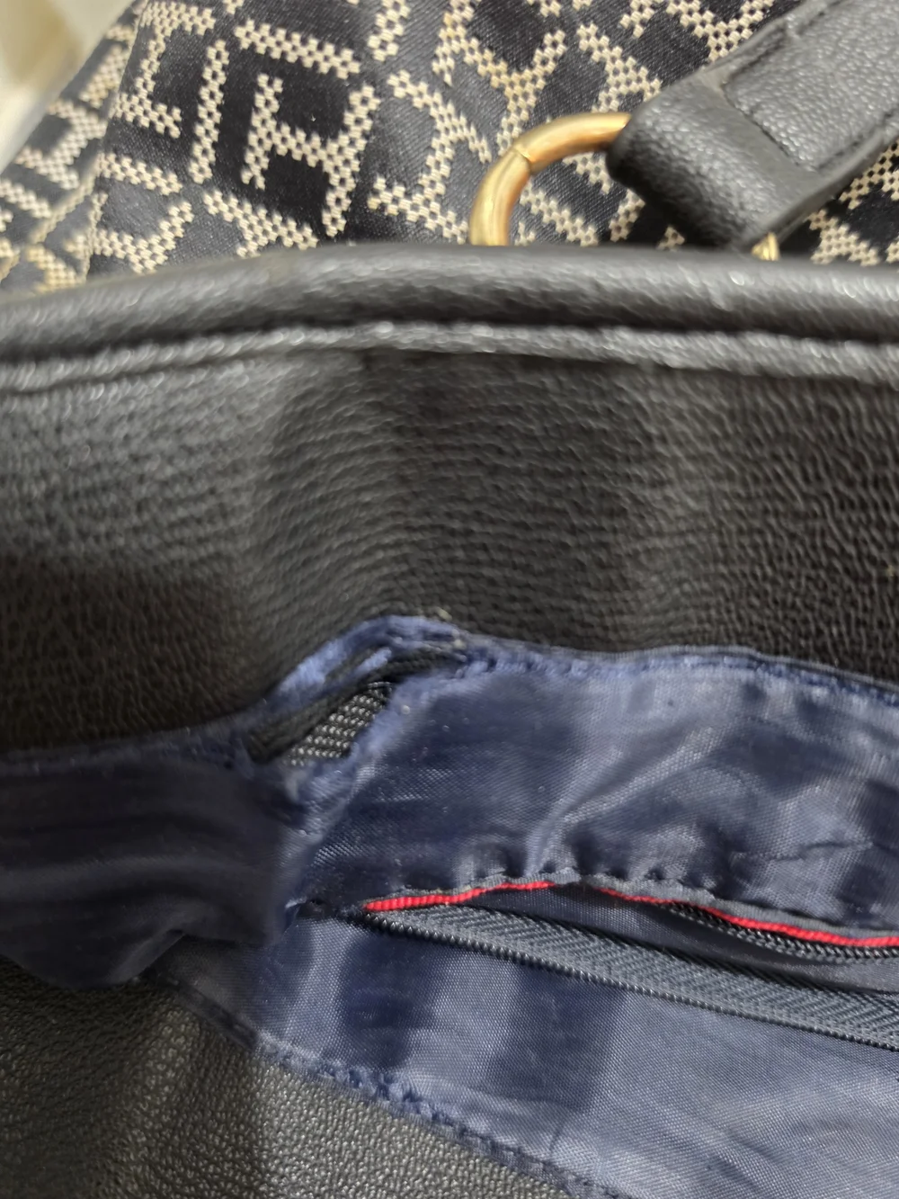 ​✨ Tommy Hilfiger Monogram Tote – Black & White✨️